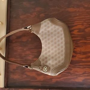 Dooney &Bourke